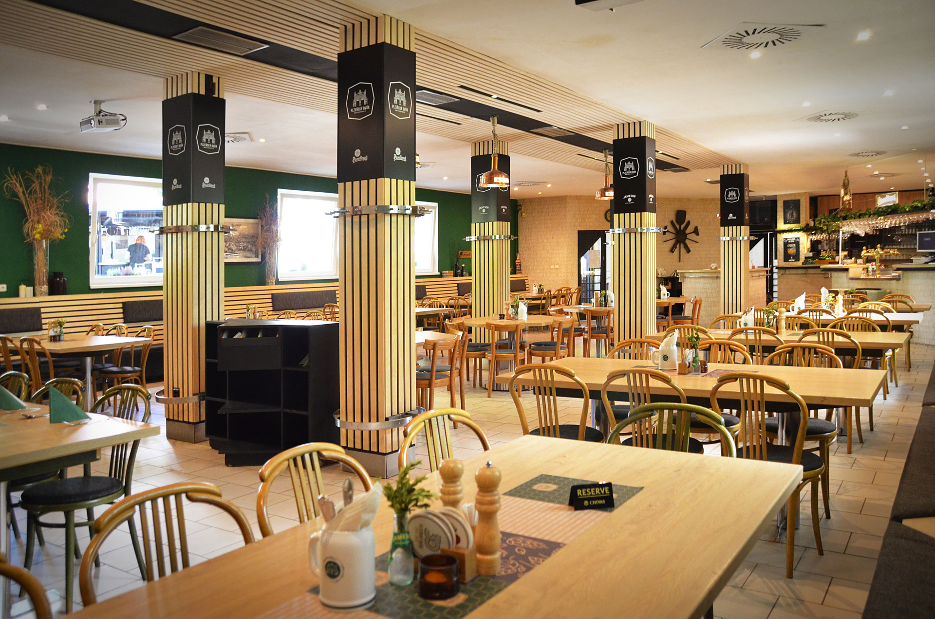 Plzeňský dvůr interiér restaurace 21